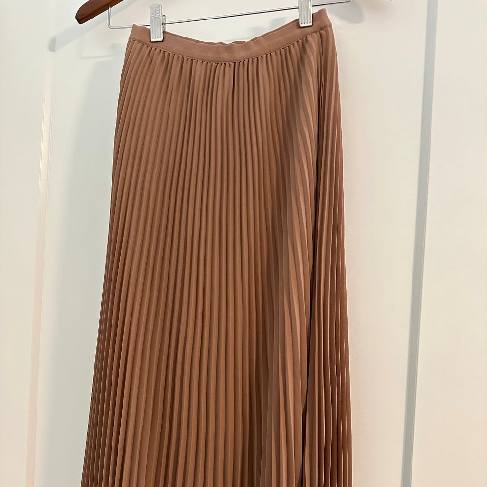 Babaton knife pleated skirt. Brown. XS